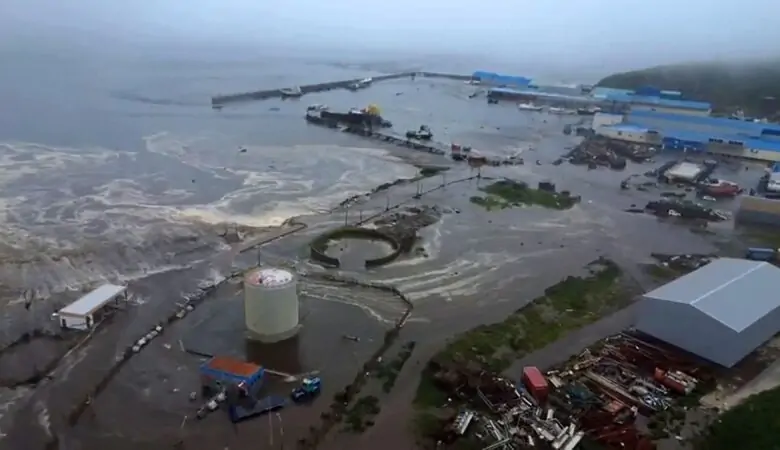 Tsunami Hits Kuril Islands, Russia Announces State of Emergency
