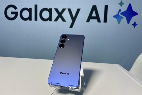 Samsung Plans AI Devices Beyond Phones – Including Earrings and Necklaces